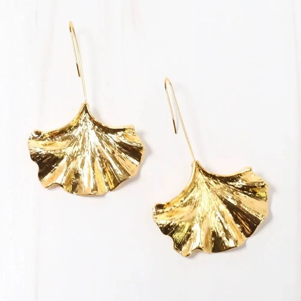 Ginkgo dangle earring A84
